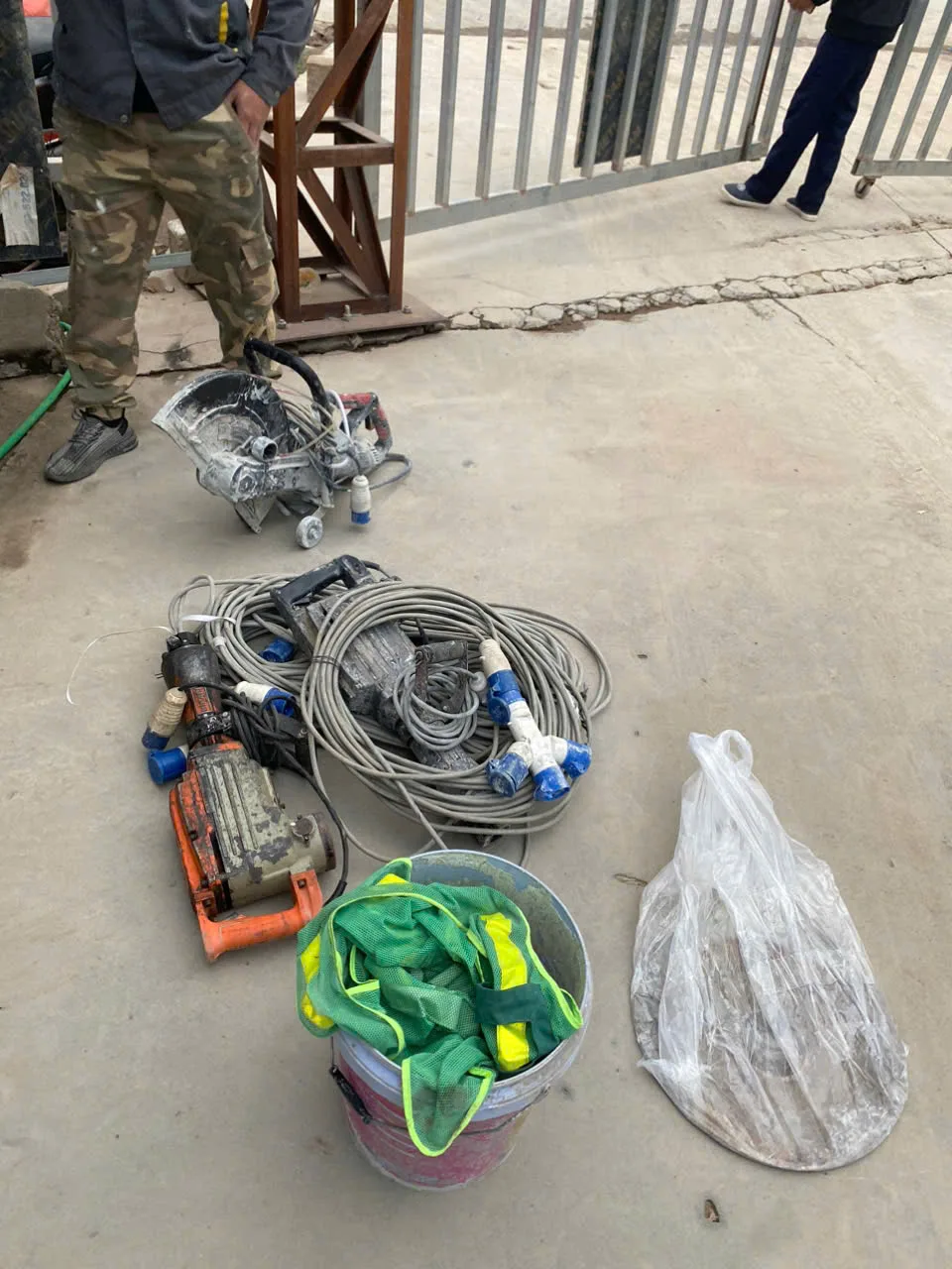 Khoan Rút Lõi Bê Tông Quận Hai Bà Trưng Khoan Rút Lõi Bê Tông Quận Hai Bà Trưng